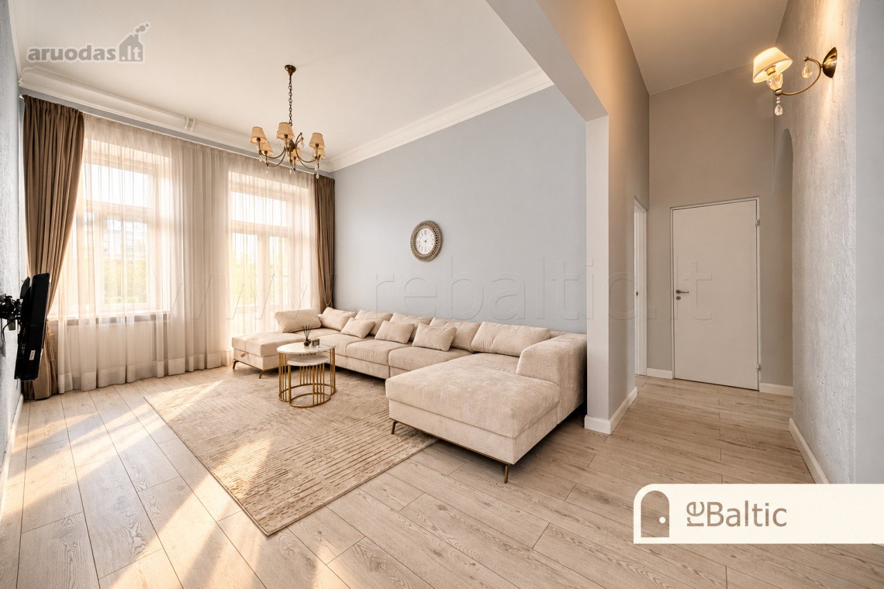 Parduodamas Išskirtinio Interjero, Erdvus 3