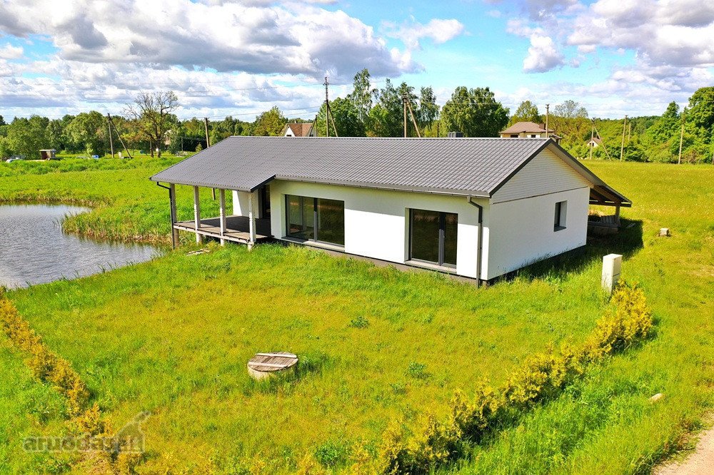 Naujas, Modernus Namas Su Erdviu Žemės Sklypu