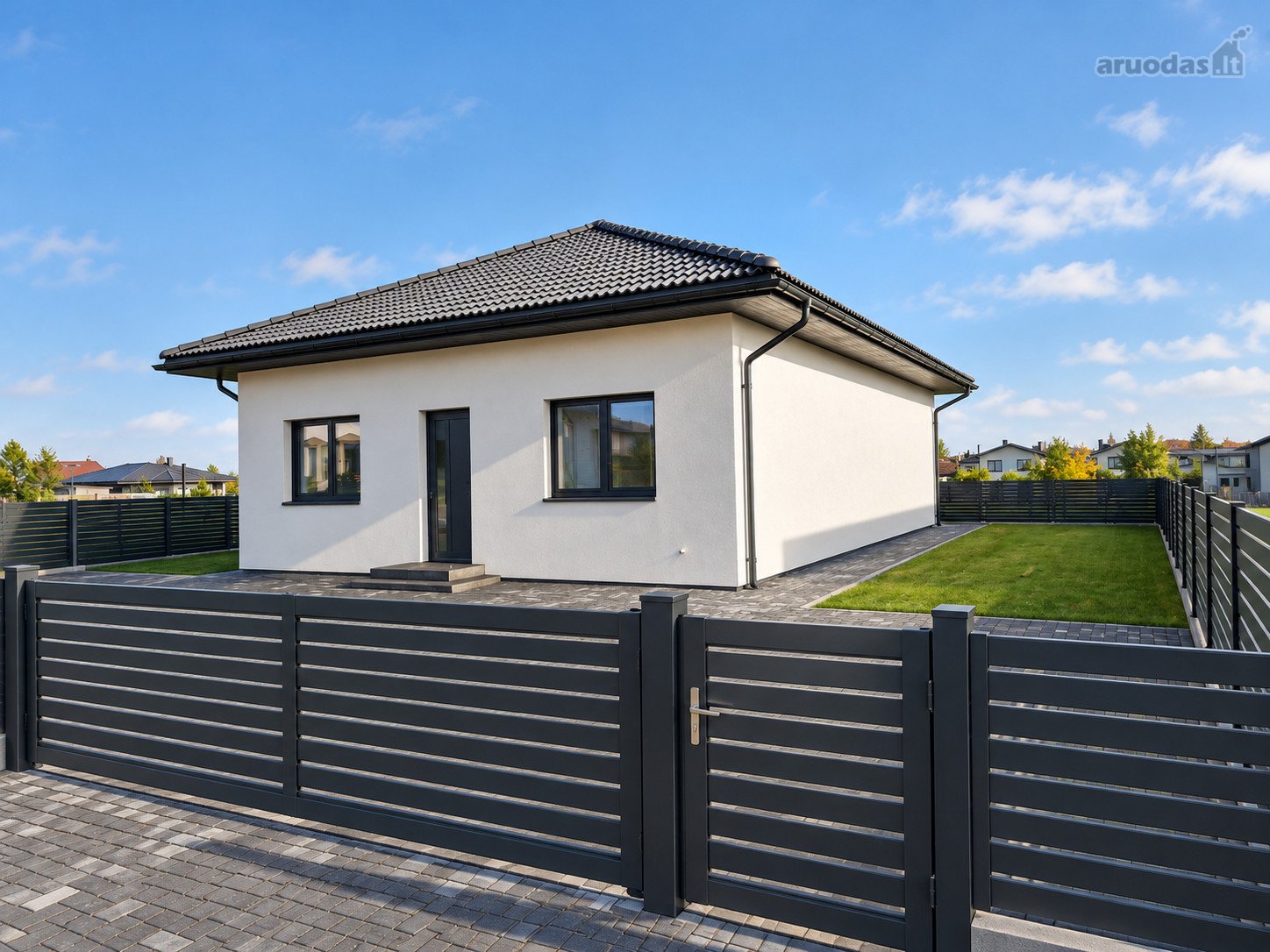 Parduodamas Naujas Atskiras Namas Slengiuose
