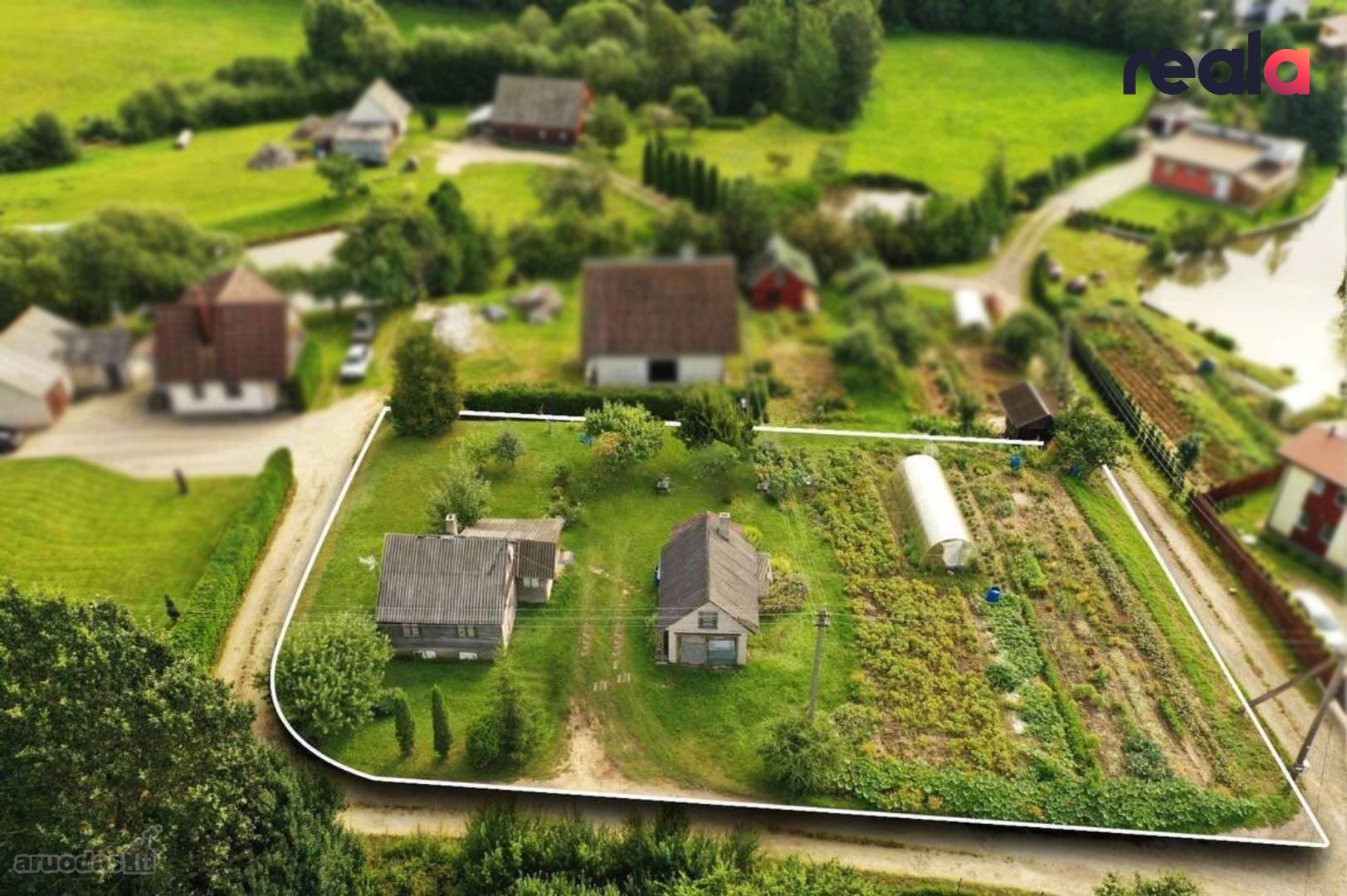 Atokiau nuo Kaišiadorių miesto parduodami du