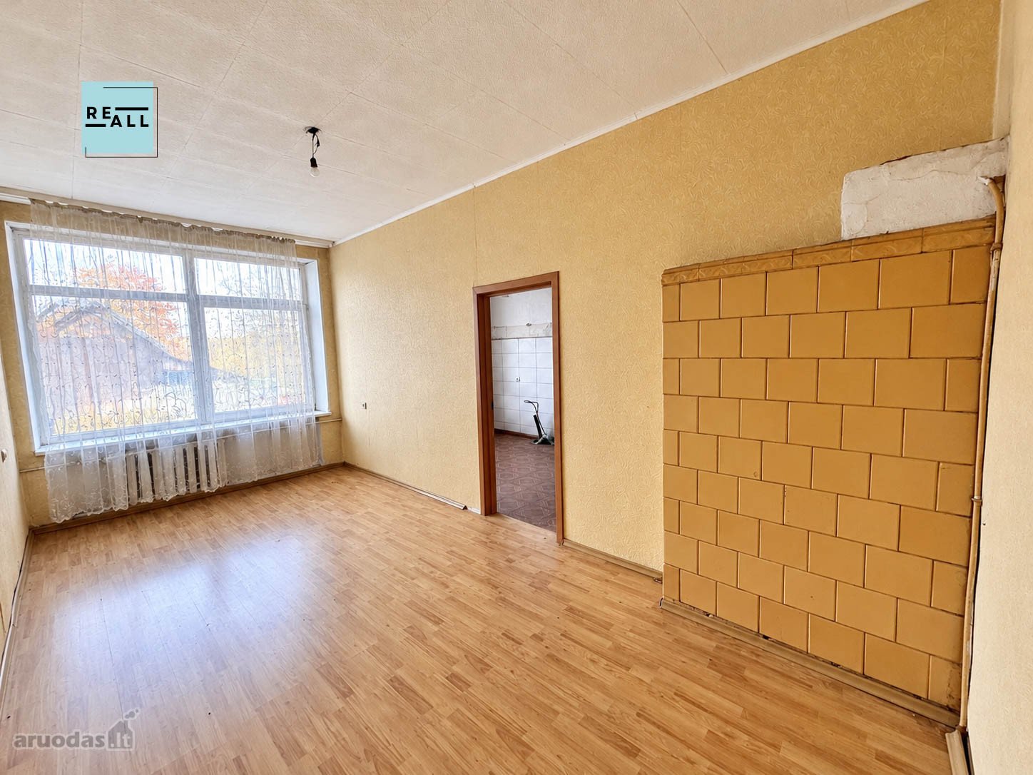 Netoli Salantų Parduodamas Erdvus Trijų