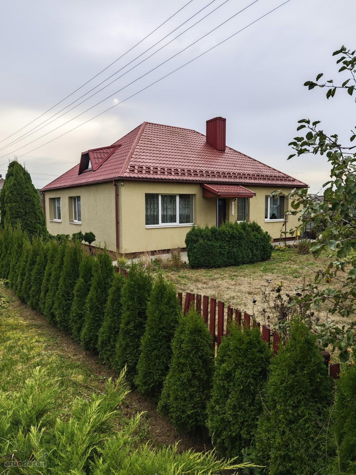 Parduodamas namas su rusiu ir garazu.bendras