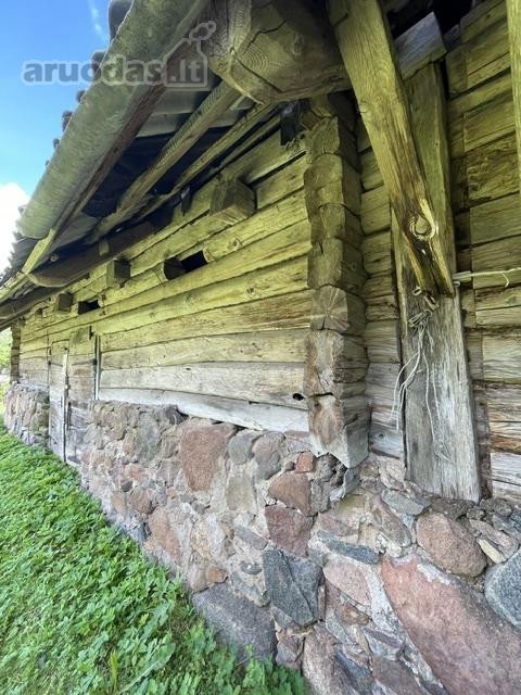 Sena 1888m. sodyba ir šimtametis ąžuolas