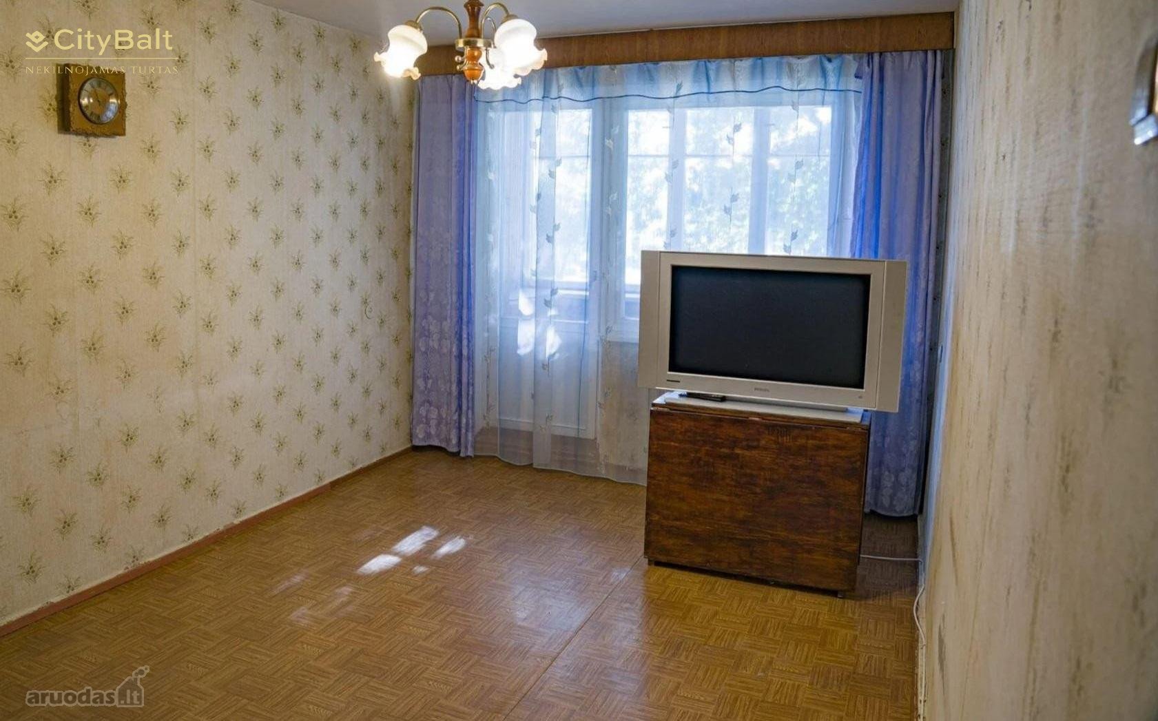 Parduodamas 2 kambarių butas 5/2 aukšte,