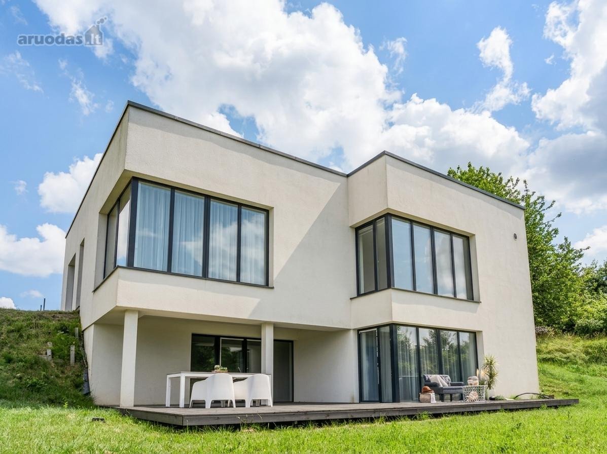 Modernus Namas Su Išskirtine Panorama Į Ežerą