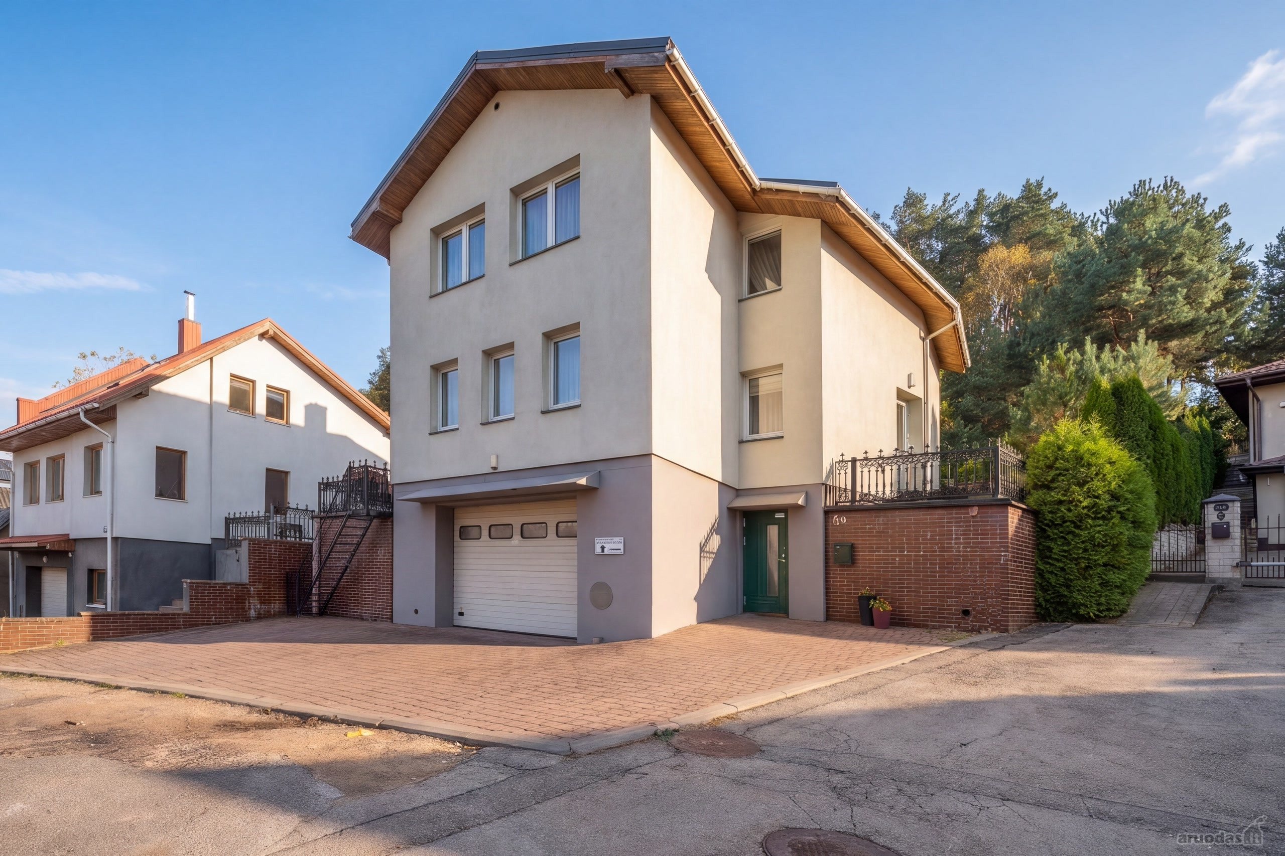 Parduodamas labai geros būklės 193,46 m²