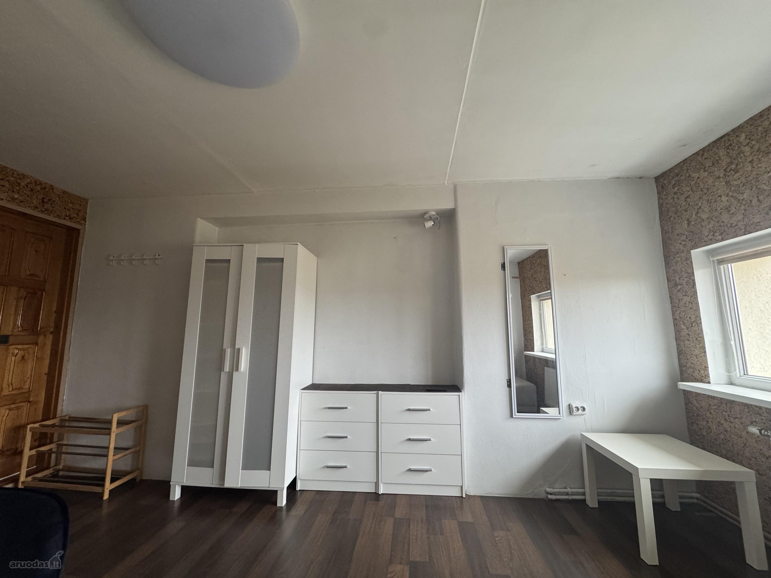 Išnuomojamas jaukus, tvarkingas 17 m² vieno