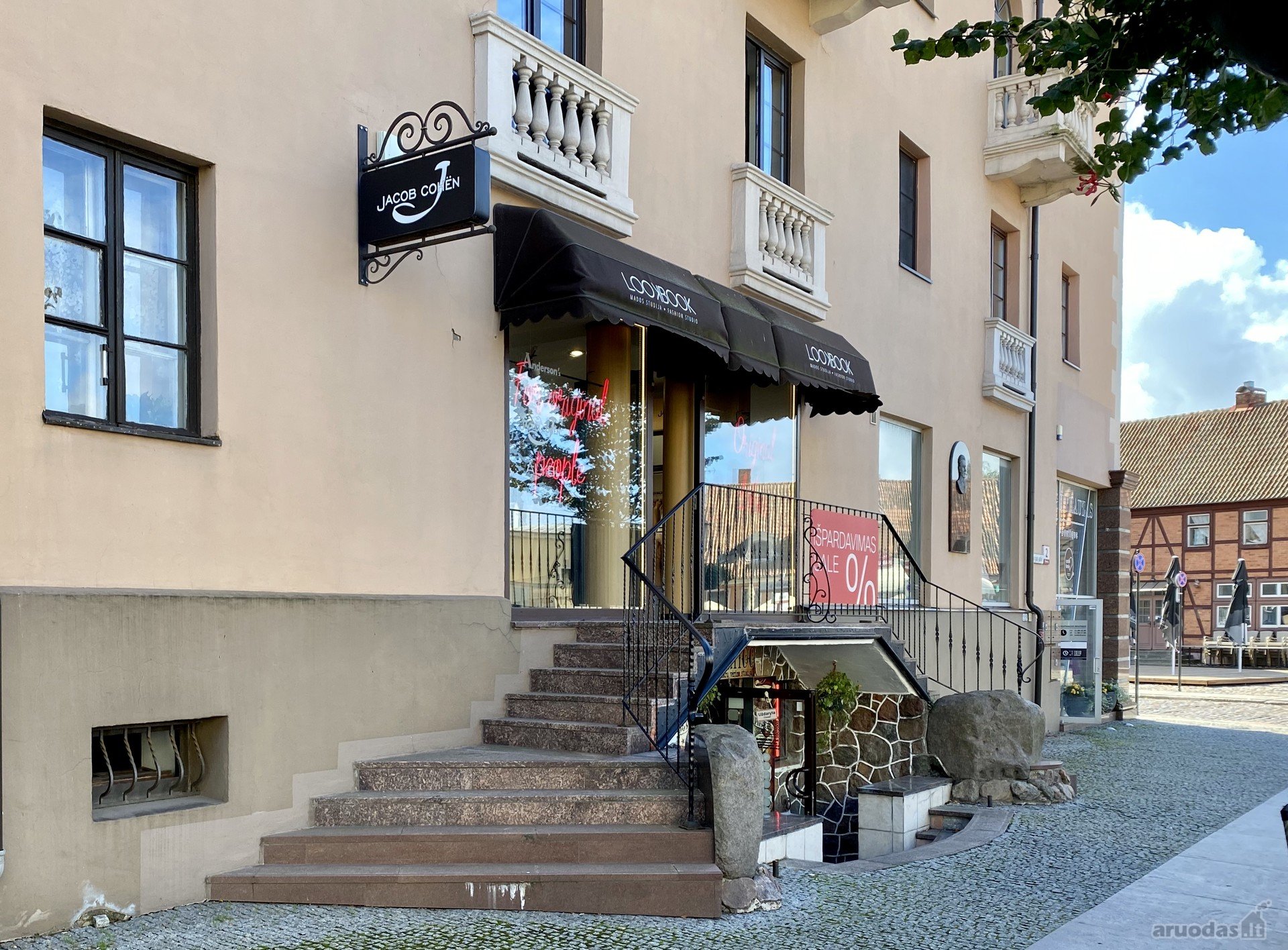 Išuomojamos prekybinės paskirties patalpos 84