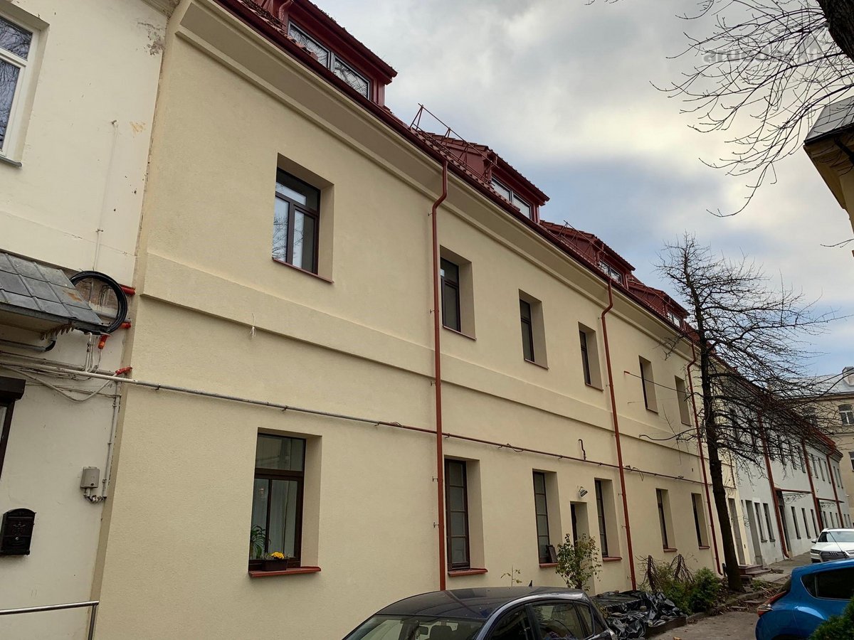 Išnuomojamos įrengtos patalpos biurui per du