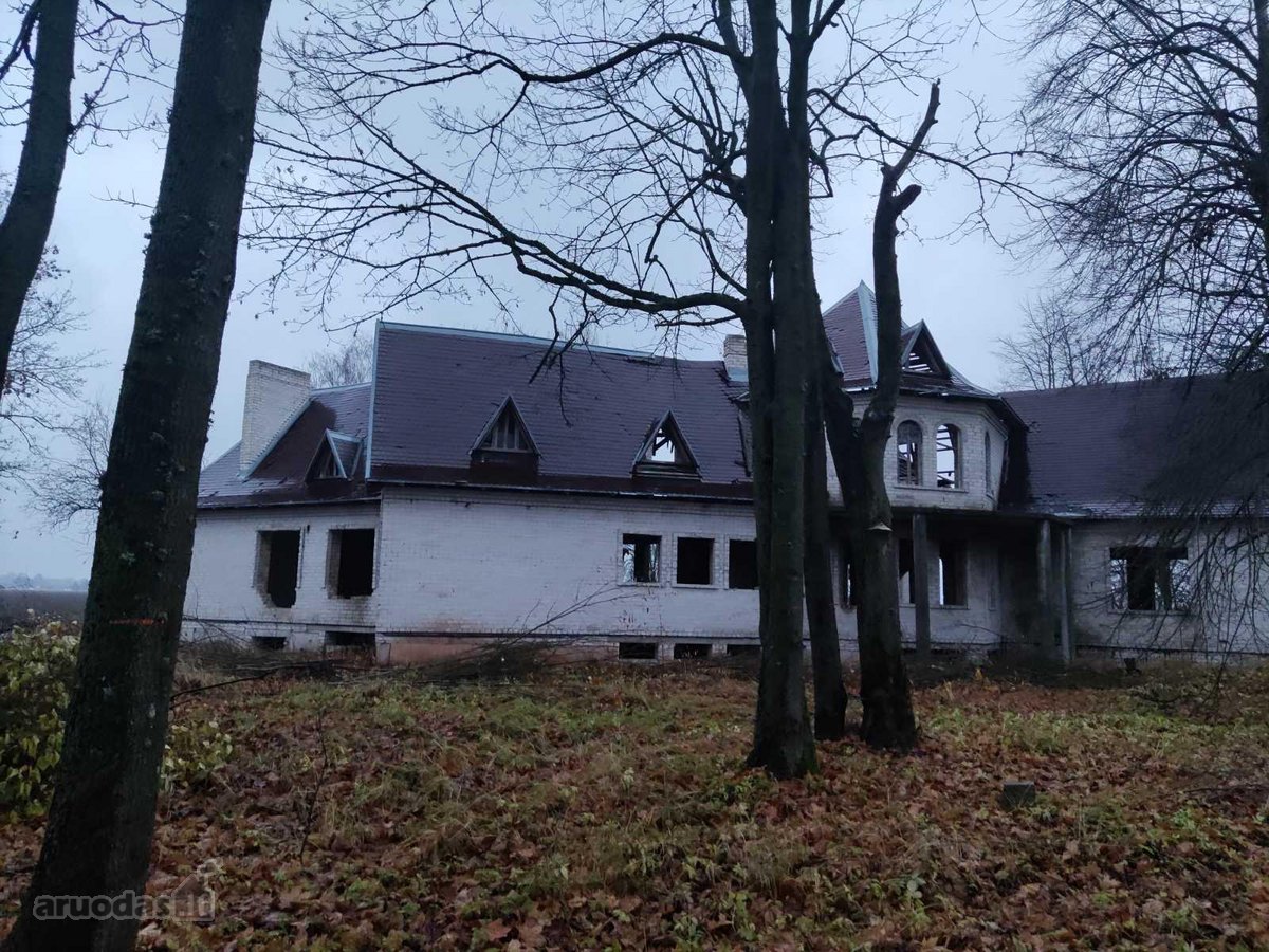 Parduodamas nebaigtas statyti dviejų aukštų