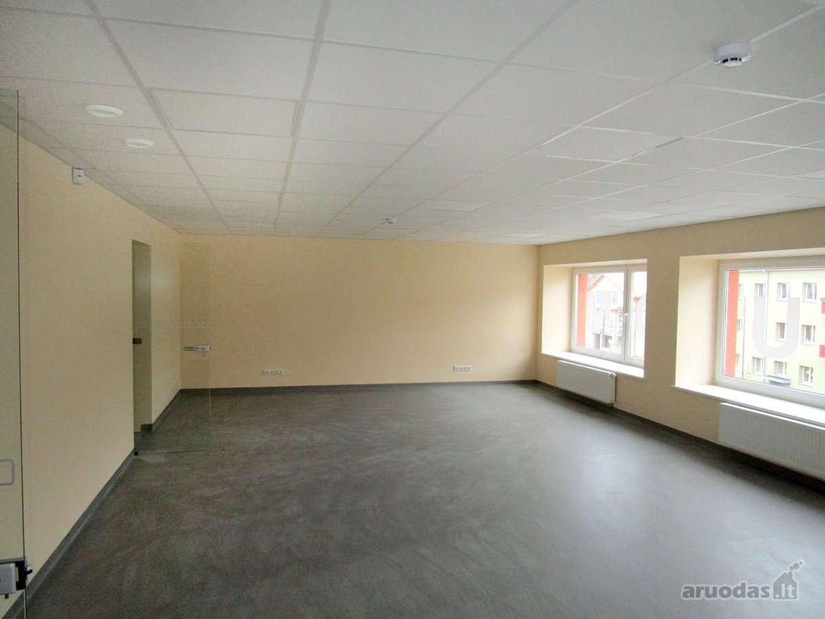 Pačiame Telšių miesto centre prie Prekybos