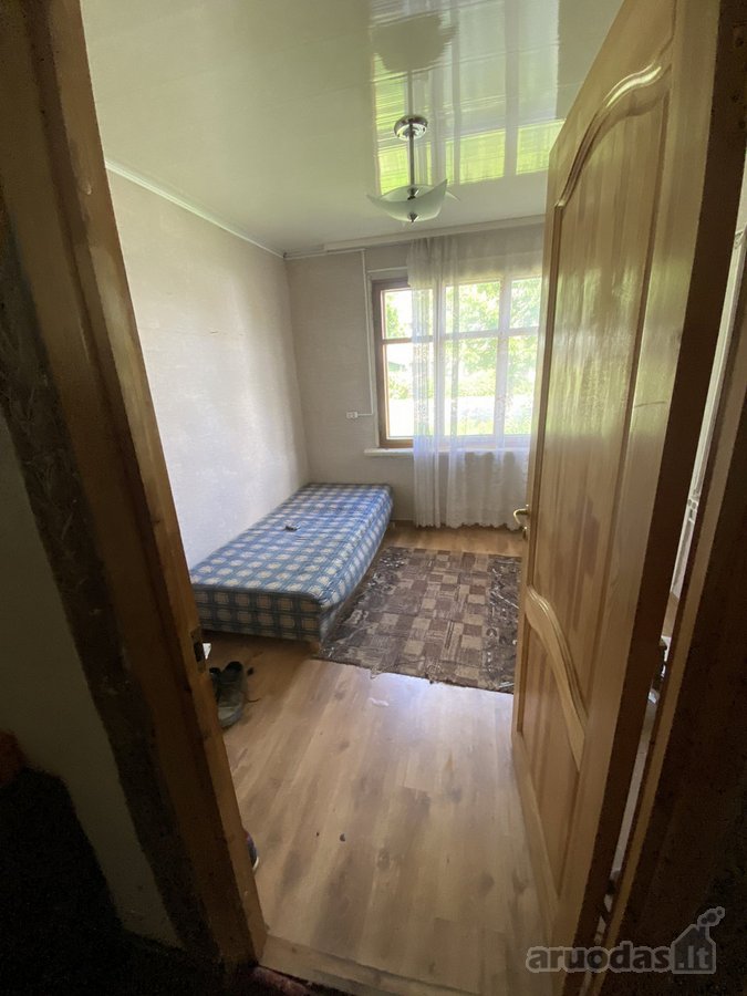 Šalia yra dvi dalis (40m2) ūkinių pastatų, - nuotraukos Nr. 24