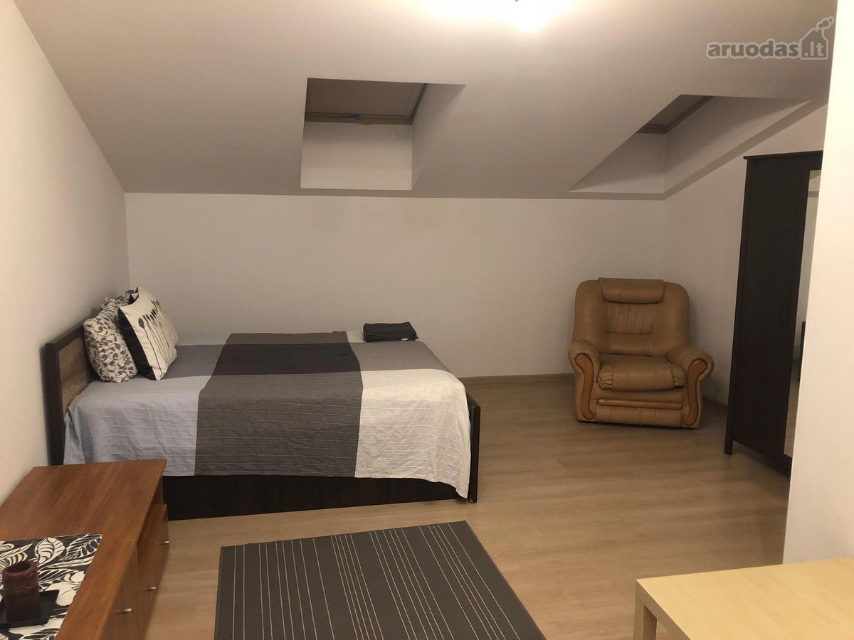 Nuomojamas erdvus, 4 kambarių butas centre, - nuotraukos Nr. 2