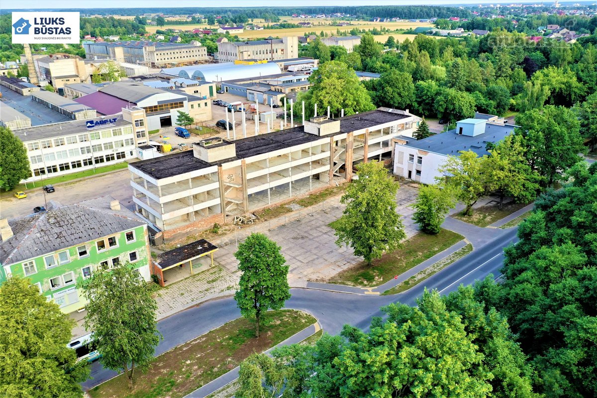 Parduodamas 2950 kv.m. administracinis