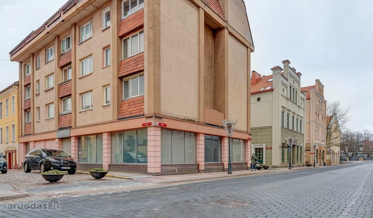 Parduodamos Komercinės Patalpos Pačioje