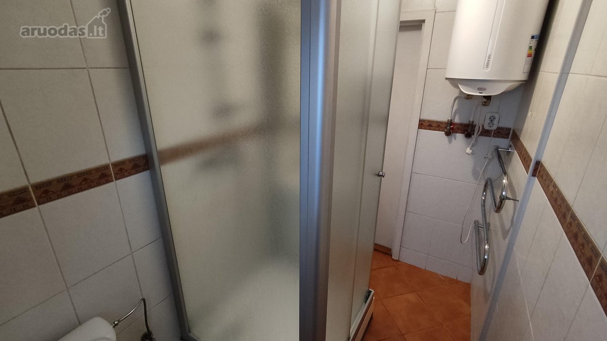 Miesto centre nuomojamas butas/namo dalis, su - nuotraukos Nr. 19