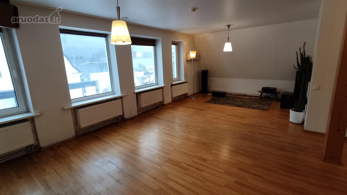 Miesto centre nuomojamas butas/namo dalis, su - nuotraukos Nr. 9