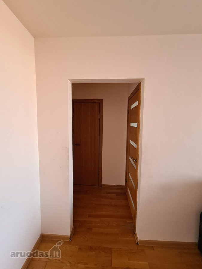 Parduodamas šviesus 3 kambarių butas - nuotraukos Nr. 3