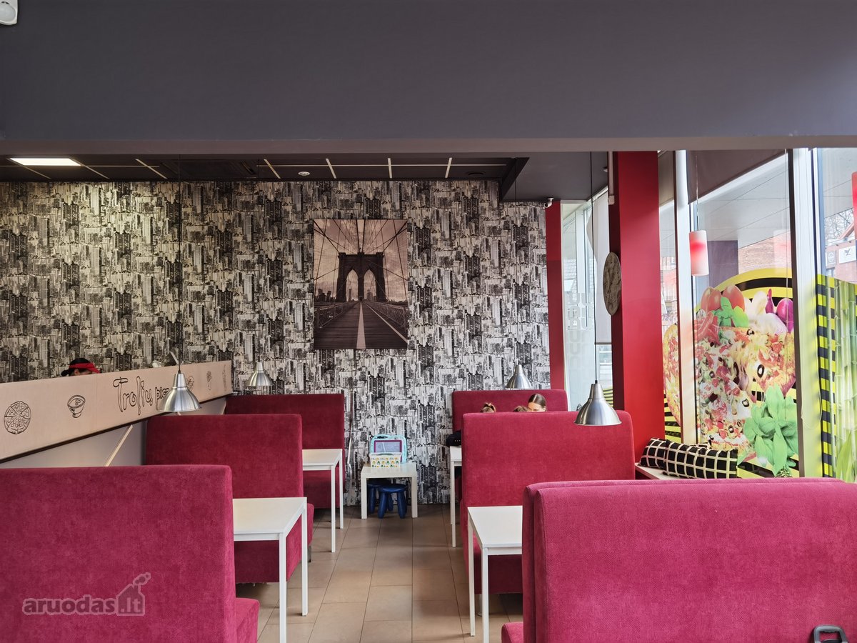 Pačiame Telšių miesto centre prie Prekybos
