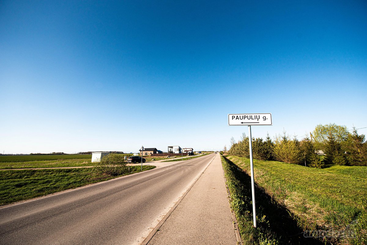 Ramioje vietovėje : Šimkų kaime (pravažiavus