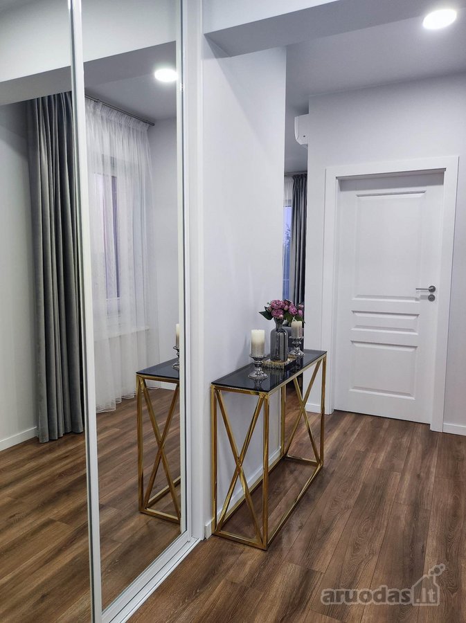Išnuomojamas moderniai įrengtas 3 kambarių - nuotraukos Nr. 8
