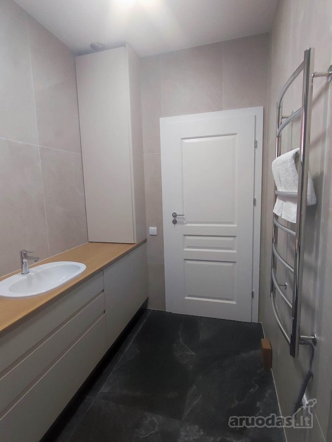 Išnuomojamas moderniai įrengtas 3 kambarių - nuotraukos Nr. 15