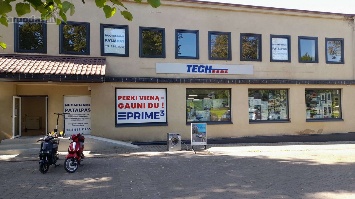 Prekybos-paslaugų pasažas centrinėje aikštėje
