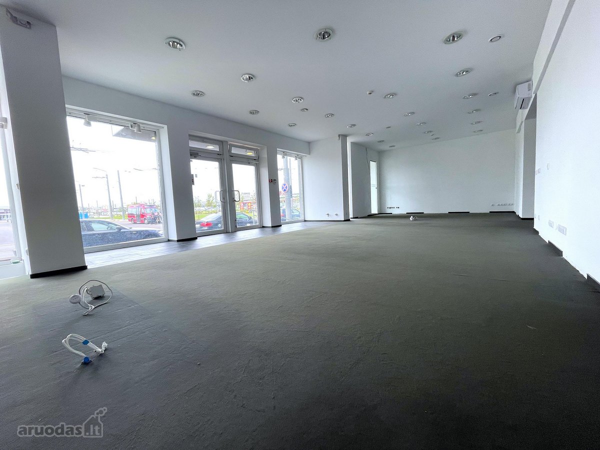 Išnuomojamos 252 m² komercines patalpas S.
