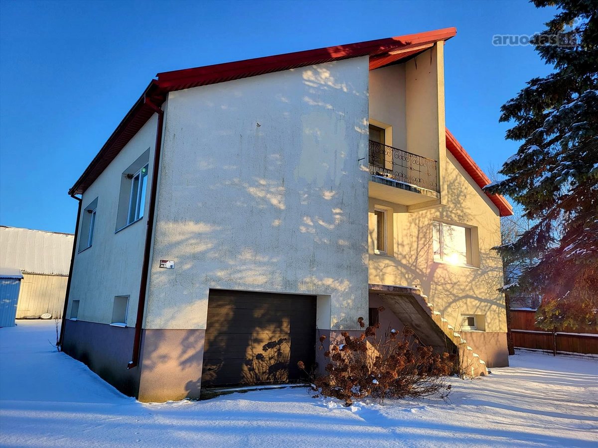 Parduodamas Erdvus Namas, Tinkamas Gyventi Iš - Skelbiu.lt