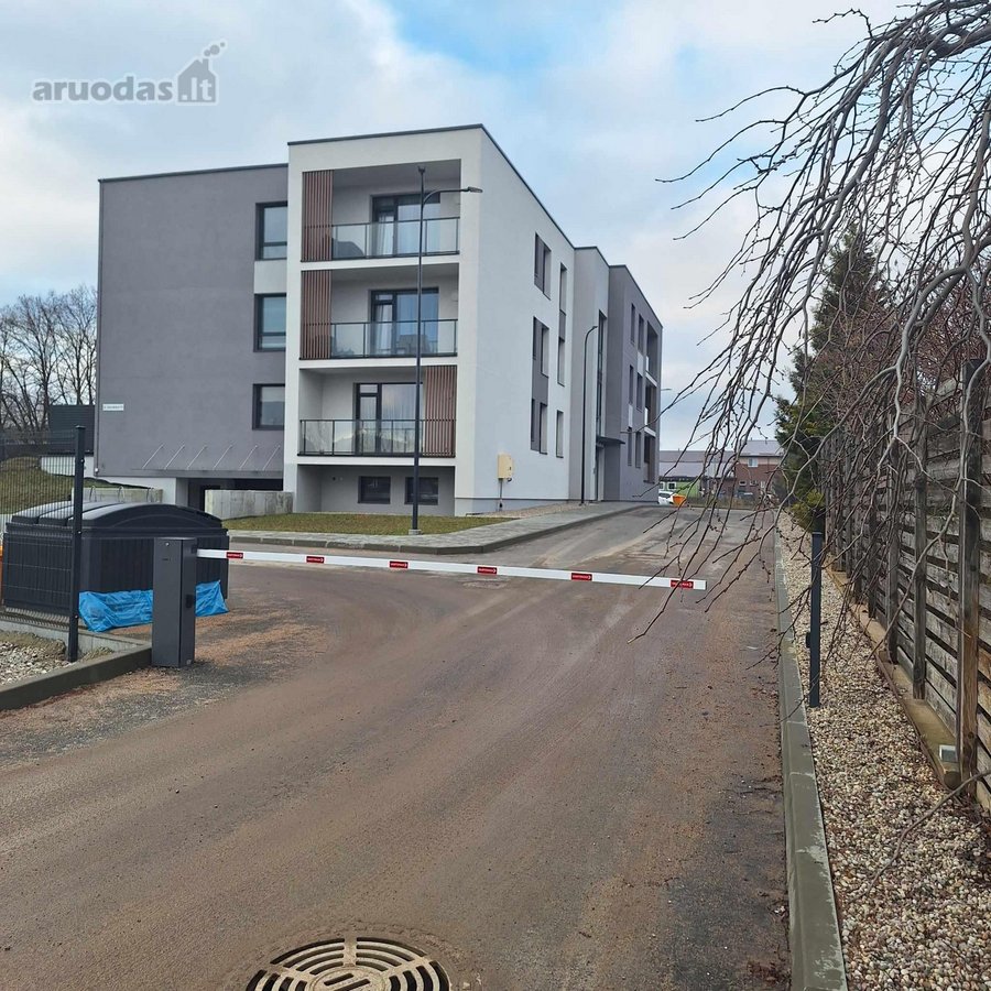 Nuomojamas 2 kambarių butas su balkonu ir - nuotraukos Nr. 2