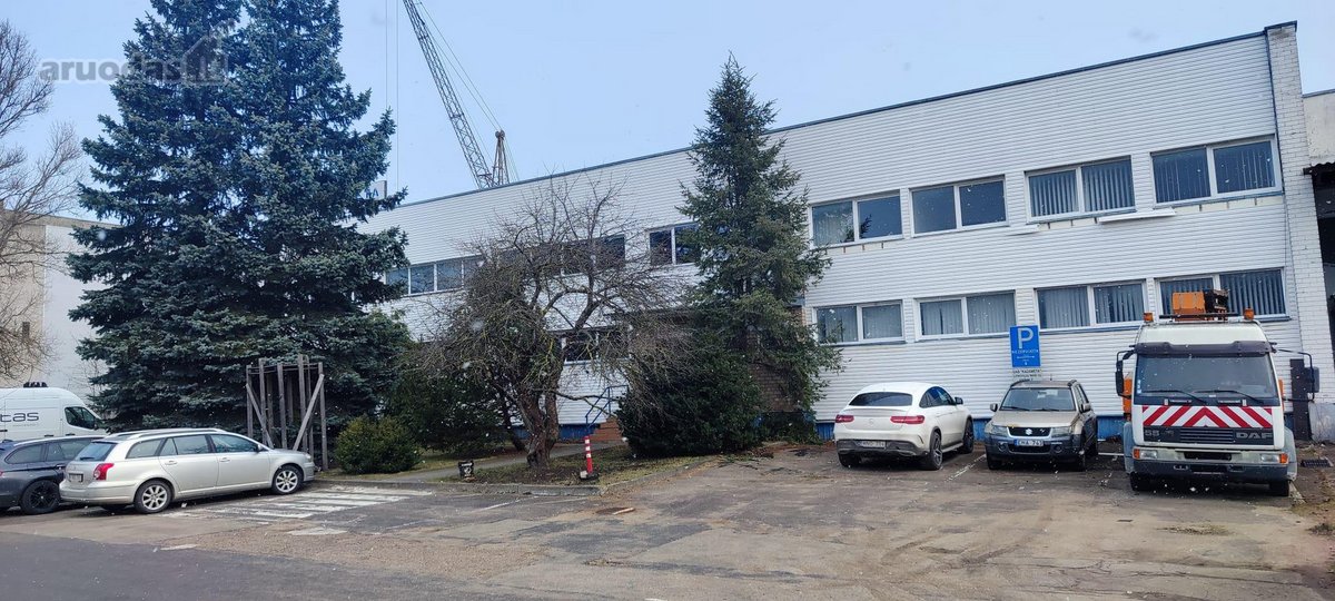 Parduodame patalpos : sandėlis su