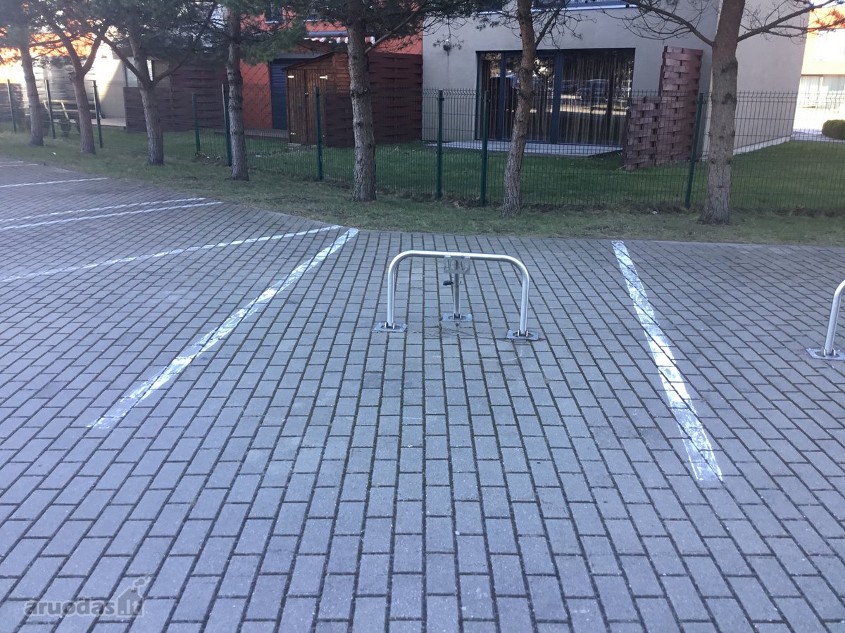 Nuomojama parkavimo vieta prie k6 korpuso.