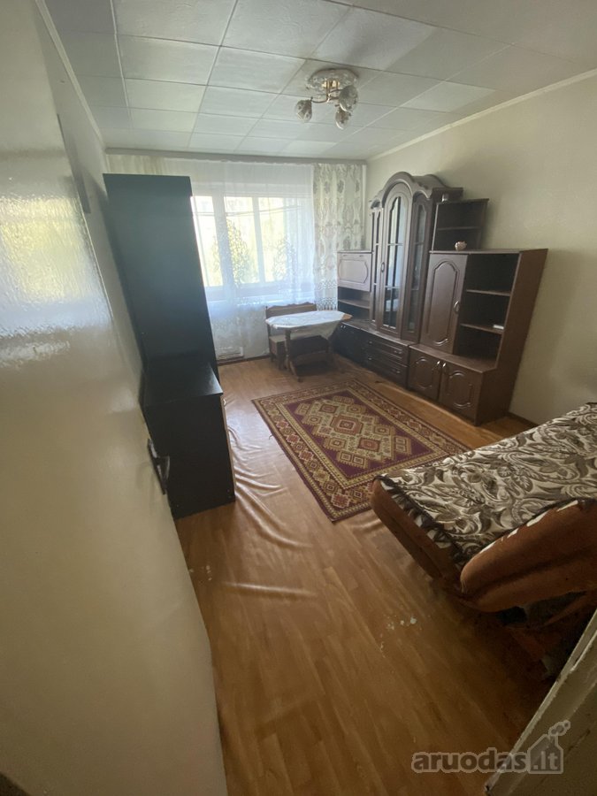 Nuomojami 2 atskiri kambariai 4-ių kambarių