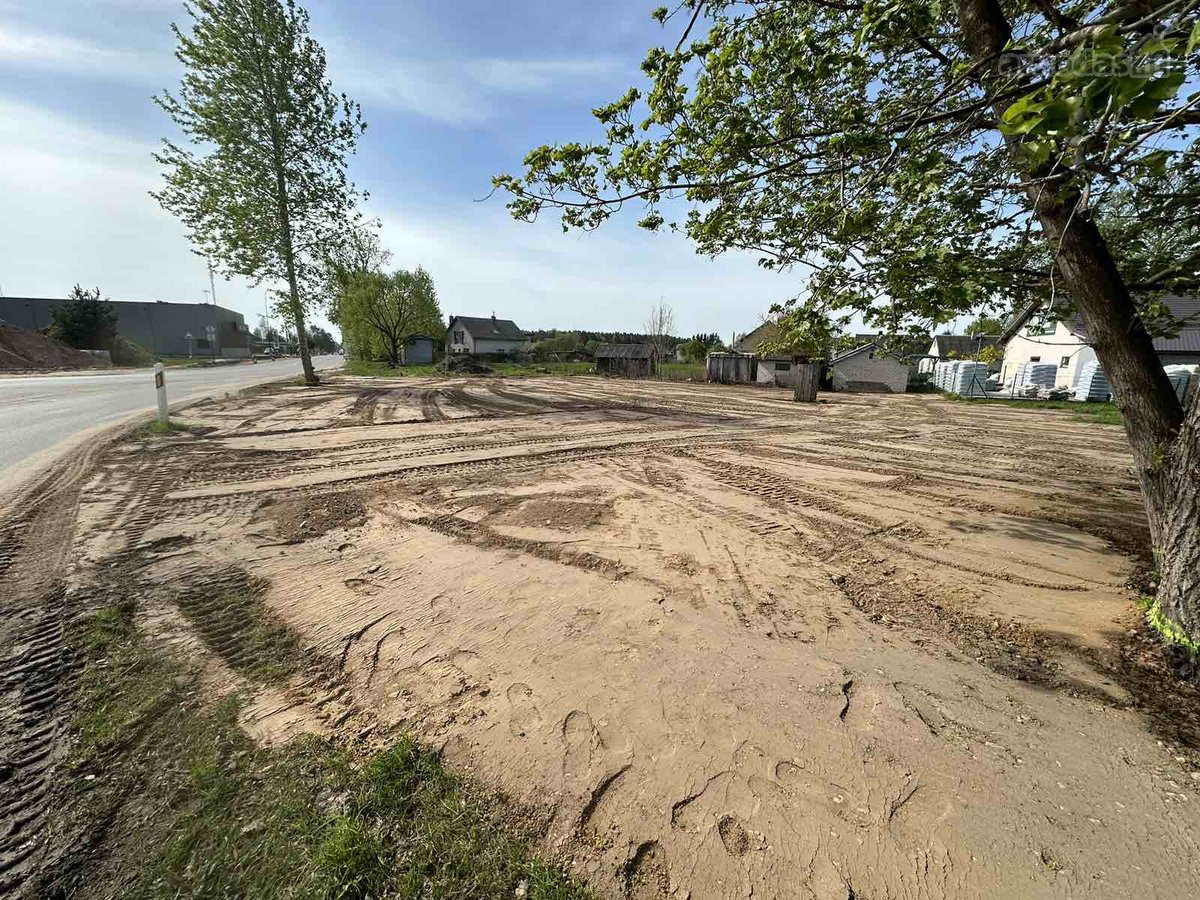 Šalia yra dvi dalis (40m2) ūkinių pastatų, - nuotraukos Nr. 8