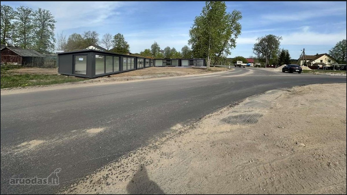 Šalia yra dvi dalis (40m2) ūkinių pastatų, - nuotraukos Nr. 9
