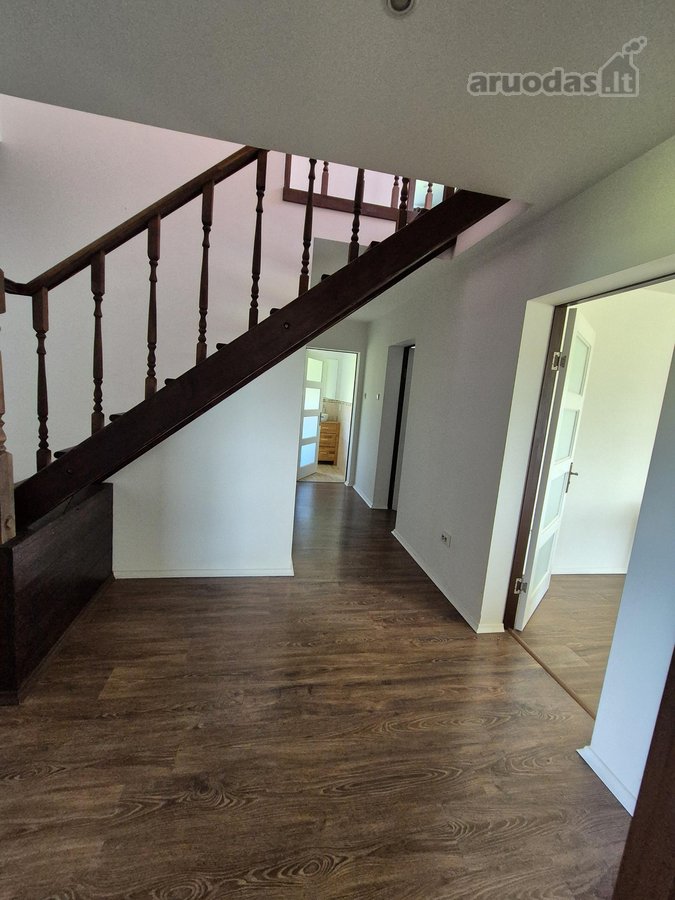 Erdvus (150m2) 8 kambarių namas vaizdingame - nuotraukos Nr. 10