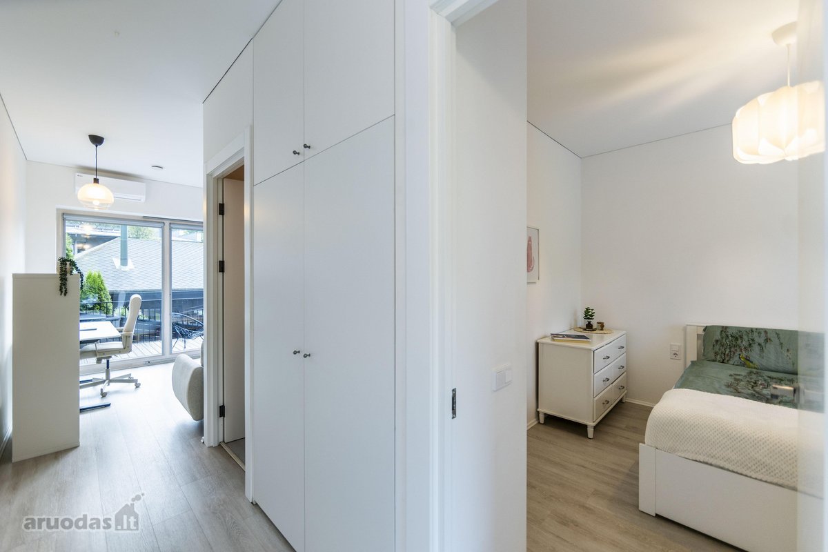 Parduodamas moderniai įrengtas, šviesus ir - nuotraukos Nr. 14