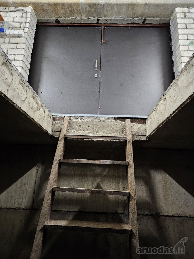 Išnuomojamas erdvus 24 kv.m.(tiek pat rūsys) - nuotraukos Nr. 11
