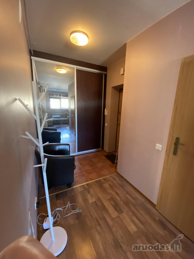 Erdvus, šviesus dviejų kambarių butas ramioje - nuotraukos Nr. 5