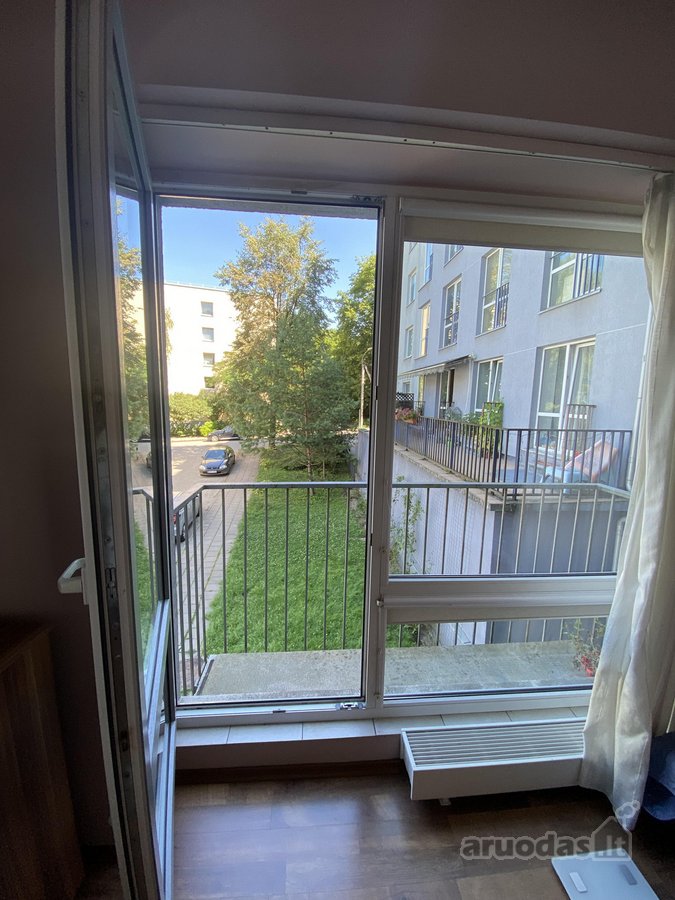 Erdvus, šviesus dviejų kambarių butas ramioje - nuotraukos Nr. 7