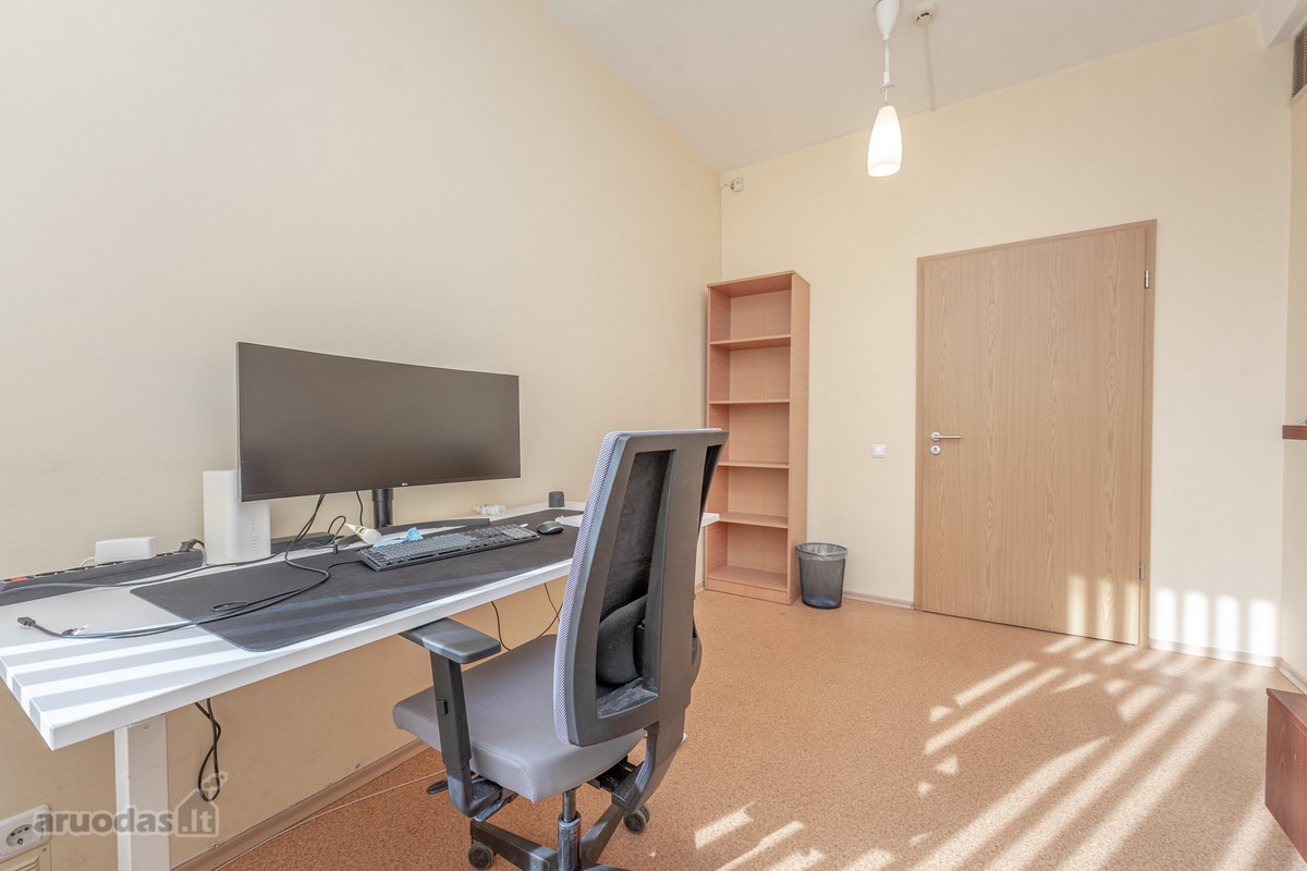 Parduodamos patalpos yra Utenos miesto centre - nuotraukos Nr. 17