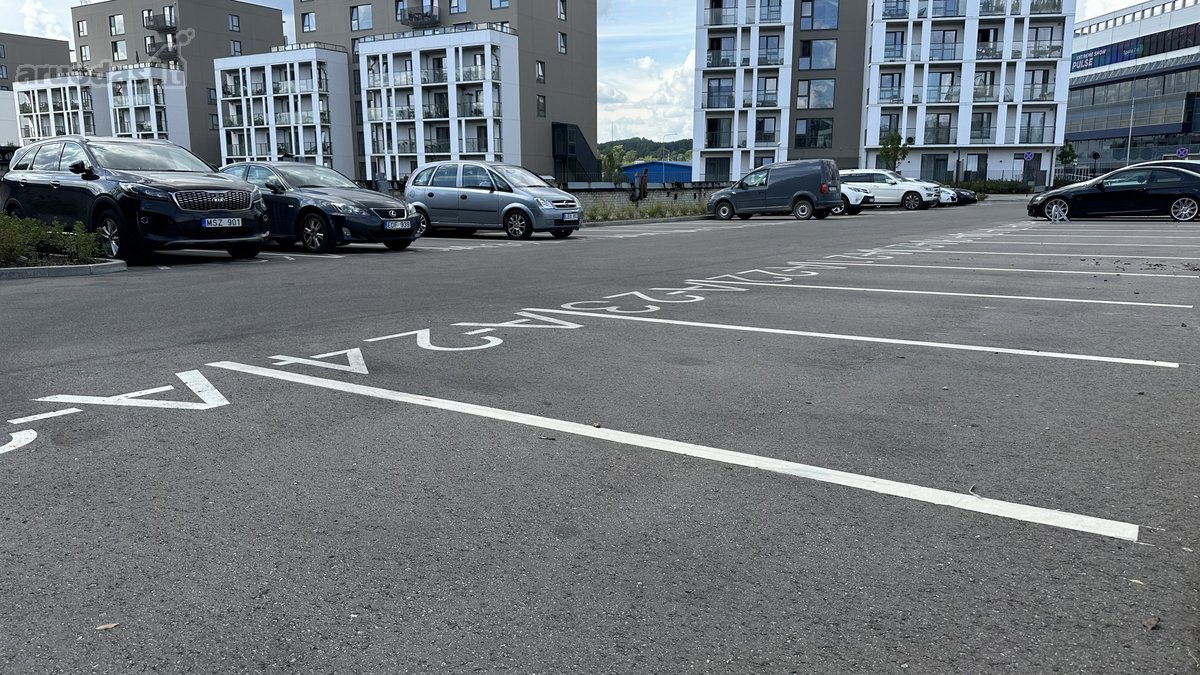Nuomojamos parkavimo vietos Ozo Parke - Vito