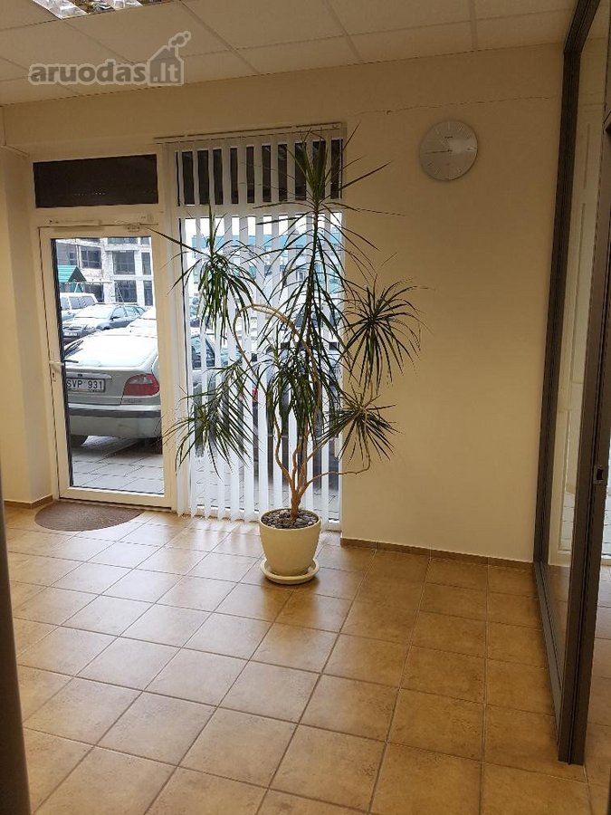 Išnuomojamas pilnai įrengtas biuras su