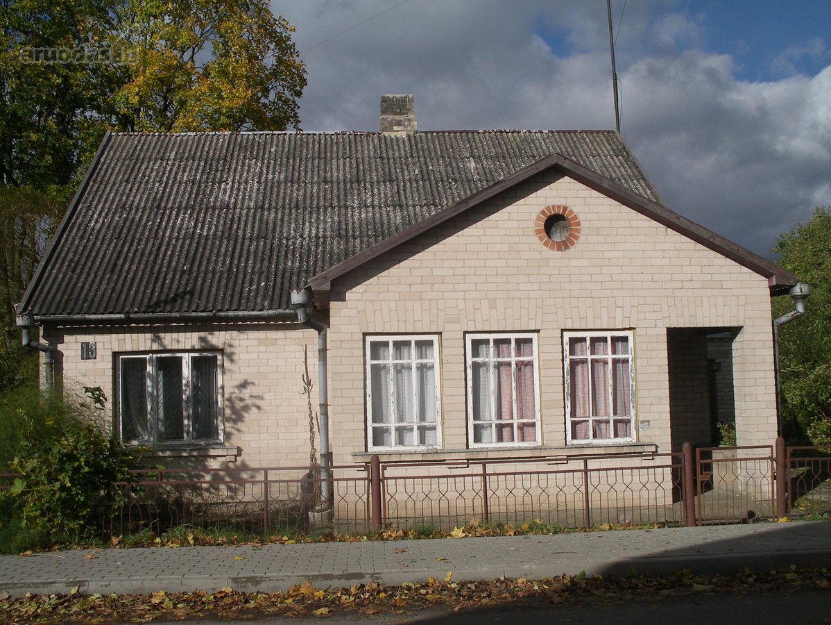 Viekšnių miestelyje, Vytauto gatvėje