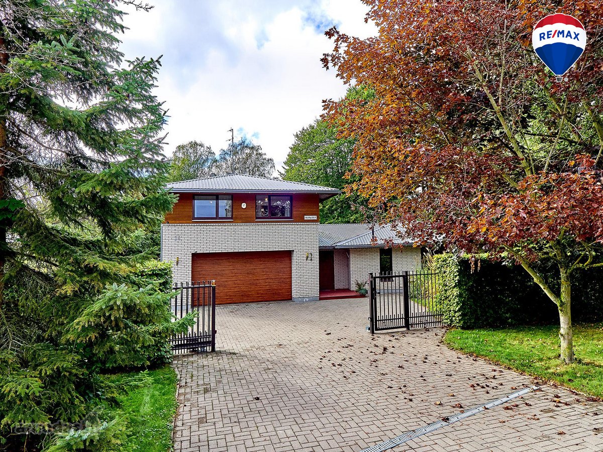 Geros architektūros namas šalia ąžuolyno!