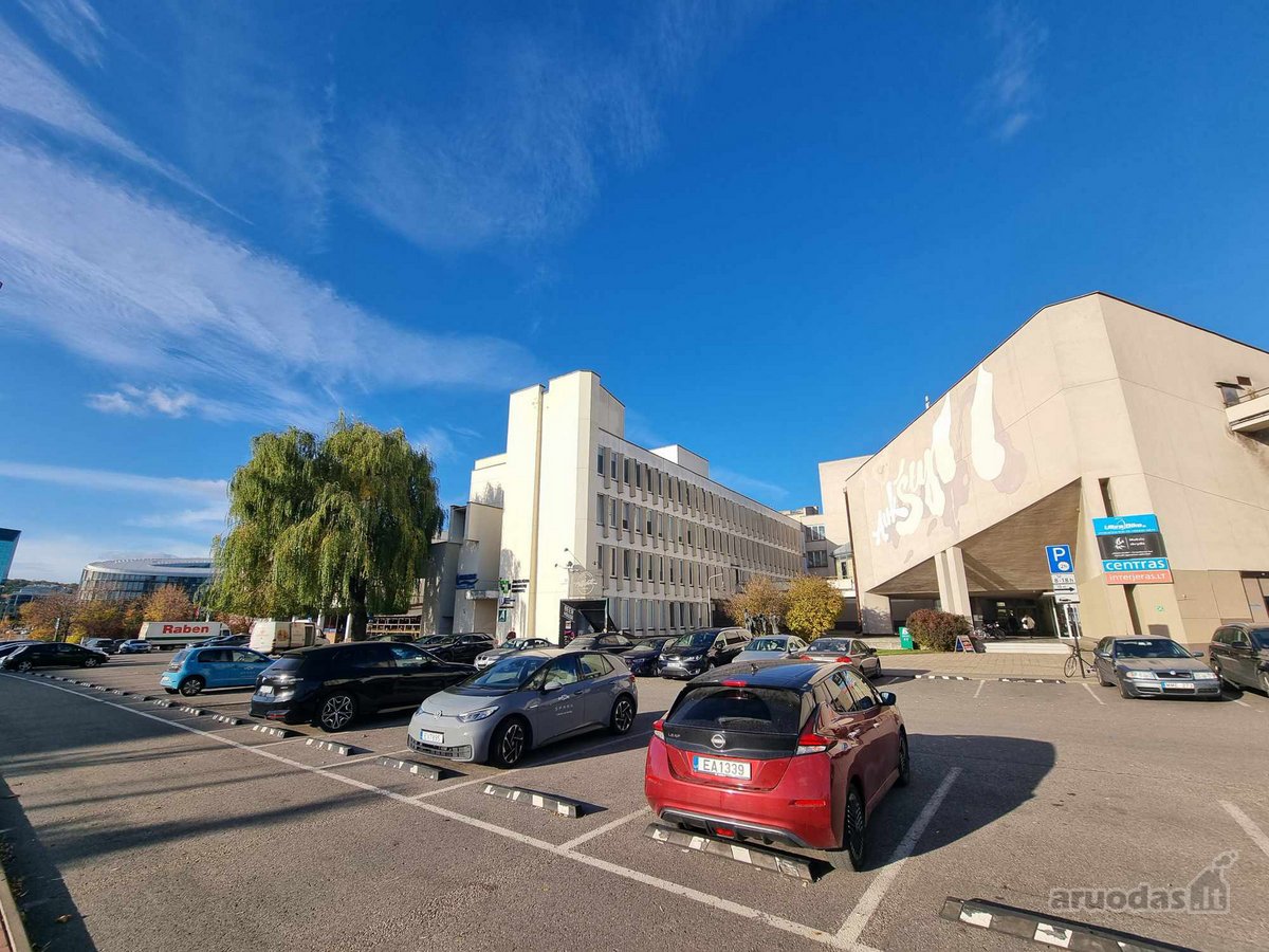 Šis pastatas įsikūręs Vilniaus širdyje – - nuotraukos Nr. 2