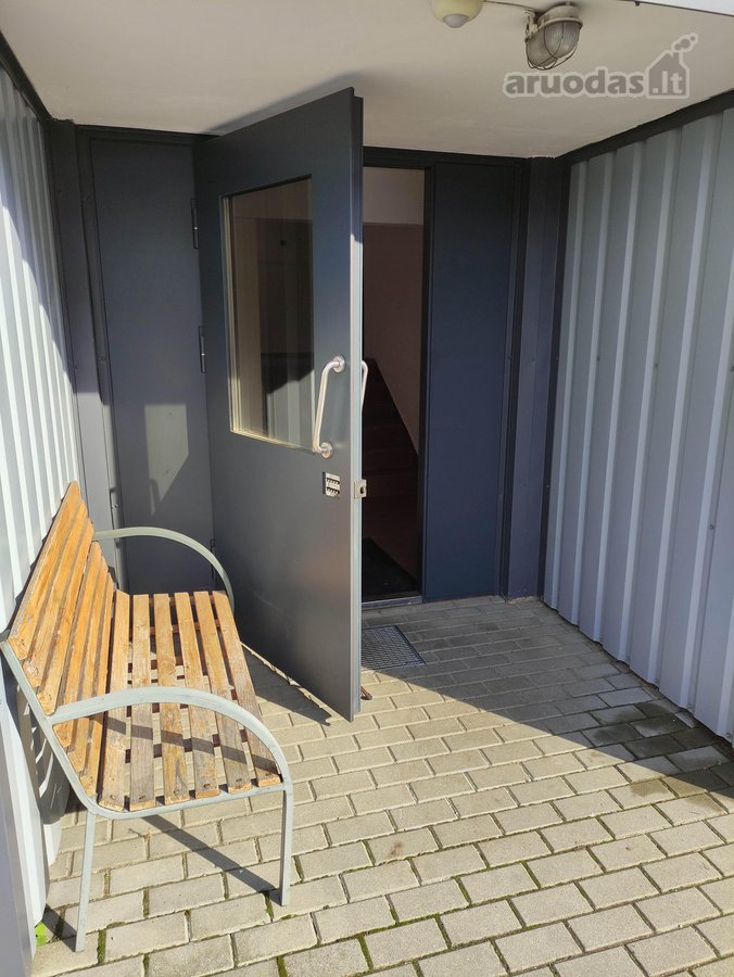 Parduodamas 87 m2, 4 kambarių butas. Butui