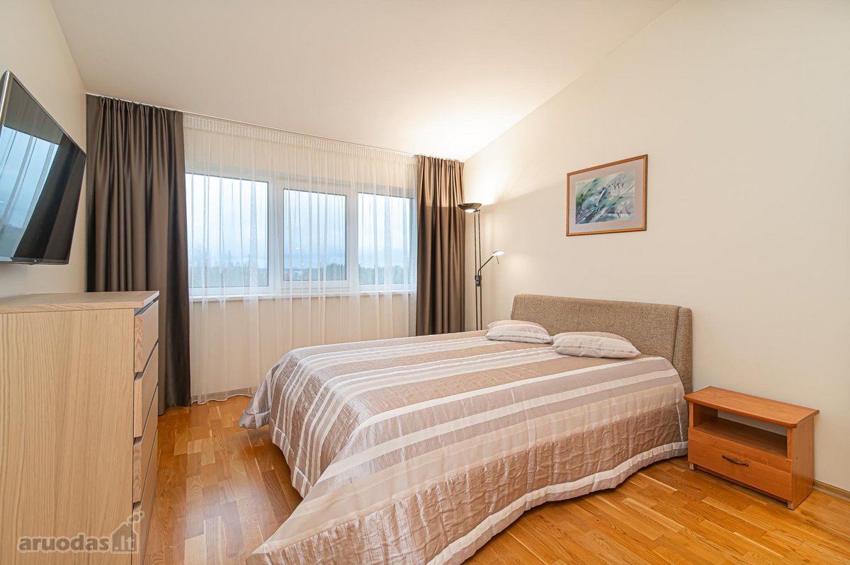 Išnuomojamas erdvus, kokybiškai įrengtas 5-ių - nuotraukos Nr. 8