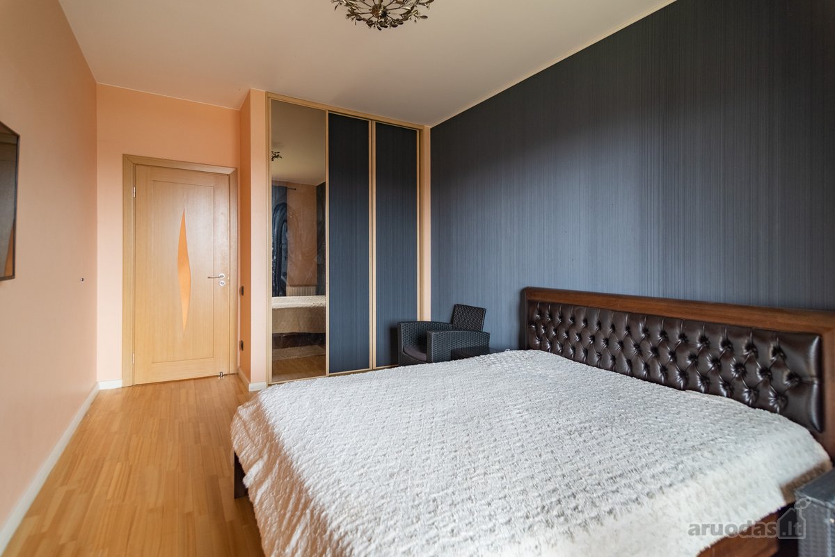 Stilingas 3 kambarių butas su terasa šalia - nuotraukos Nr. 18