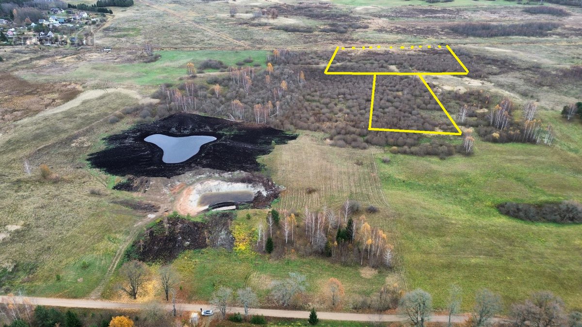 Riešės sen. Varniškių k. parduodami du